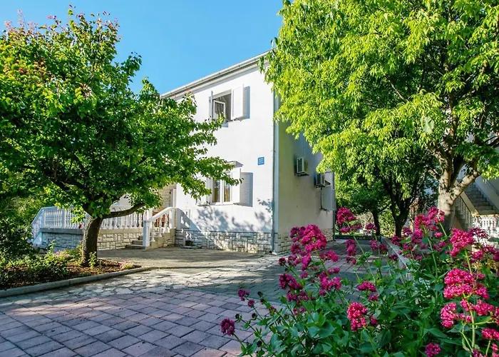 Apartment In Seline Near The Sea With Seaview Starigrad Paklenica