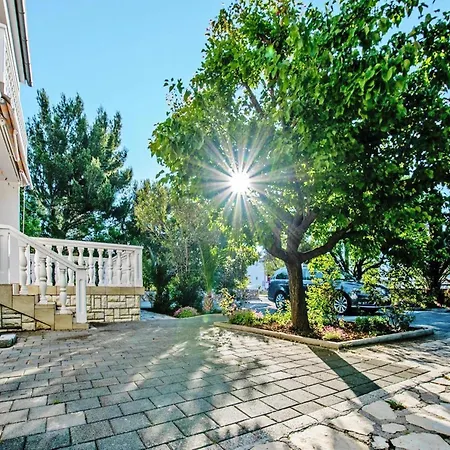 Apartment In Seline Near The Sea With Seaview *