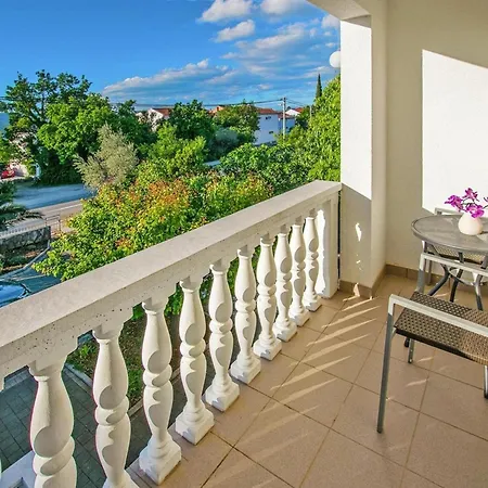 In Seline Near The Sea With Seaview Apartment Starigrad Paklenica