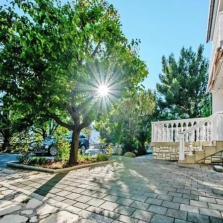 In Seline Near The Sea With Seaview Apartment Starigrad Paklenica