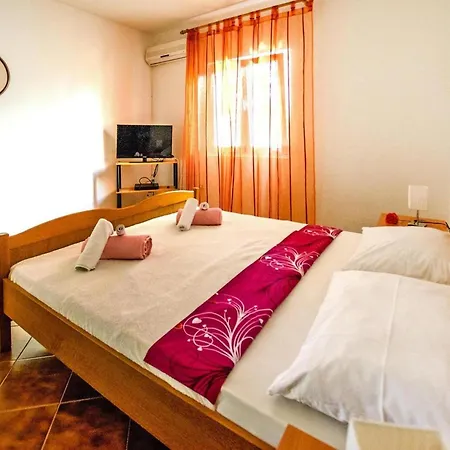 Apartment In Seline Near The Sea With Seaview *