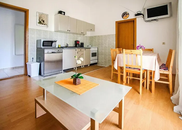 Apartment In Seline Near The Sea With Seaview *