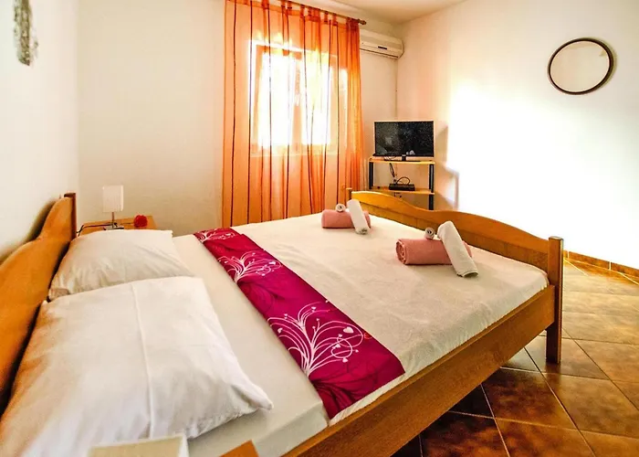 Apartment In Seline Near The Sea With Seaview Starigrad Paklenica