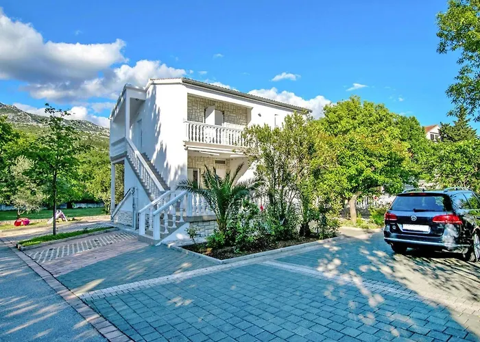 In Seline Near The Sea With Seaview Apartment Starigrad Paklenica